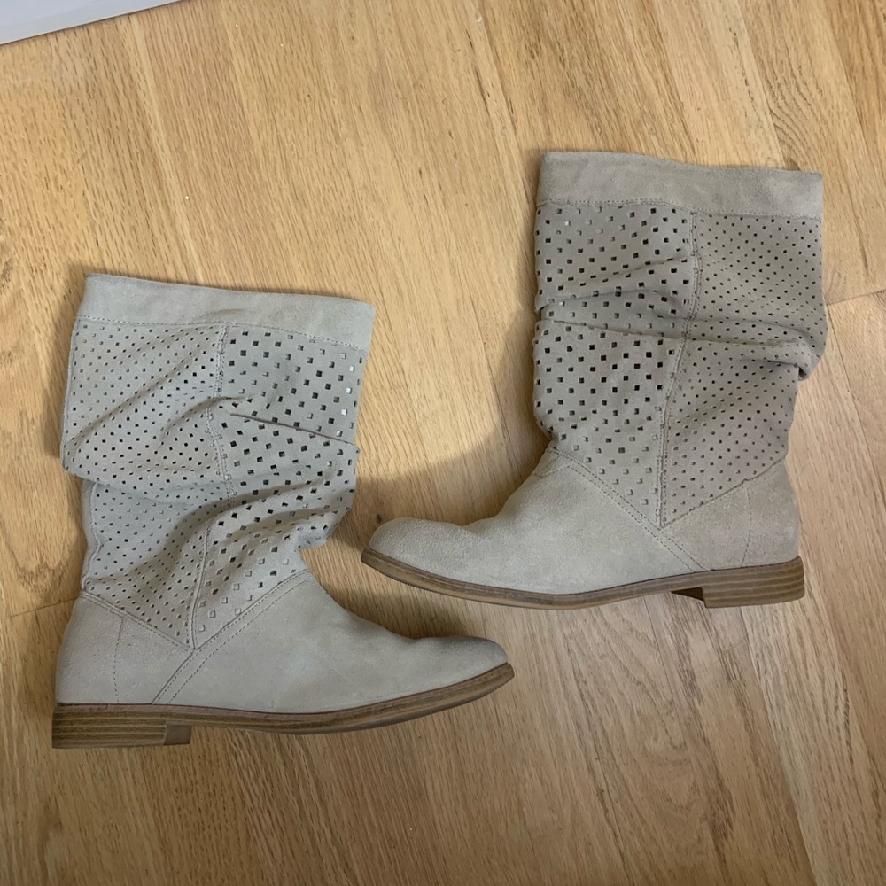 TOMS suede boots sz 8.5